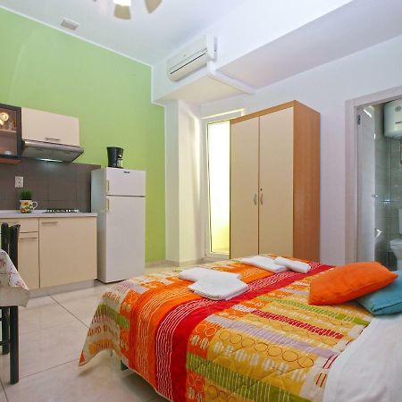 Apartments Oriana 898 Pula Exterior photo