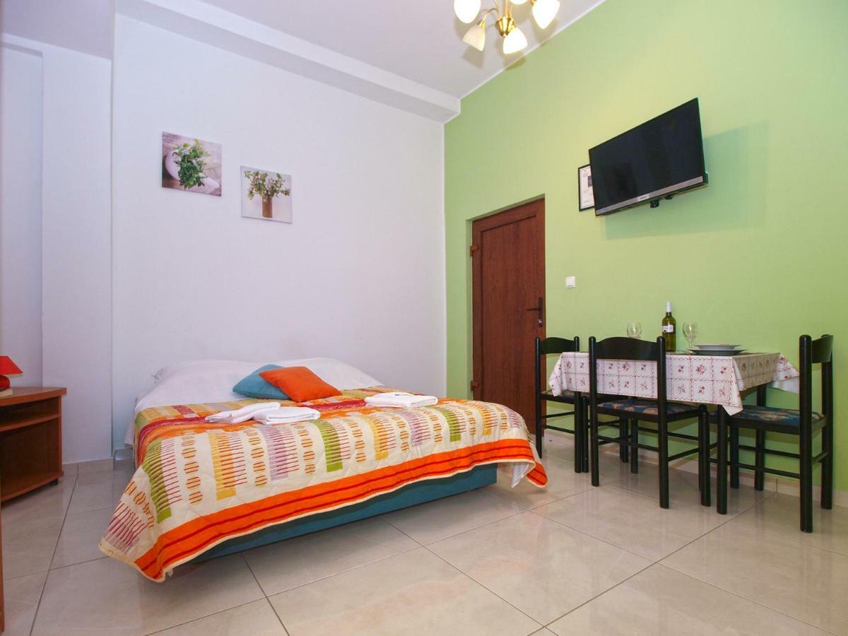 Apartments Oriana 898 Pula Exterior photo