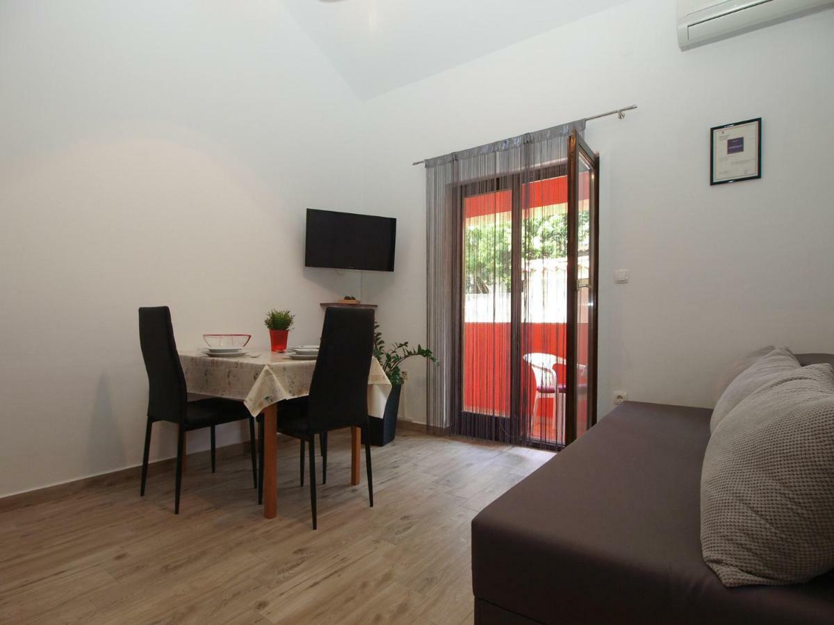 Apartments Oriana 898 Pula Exterior photo