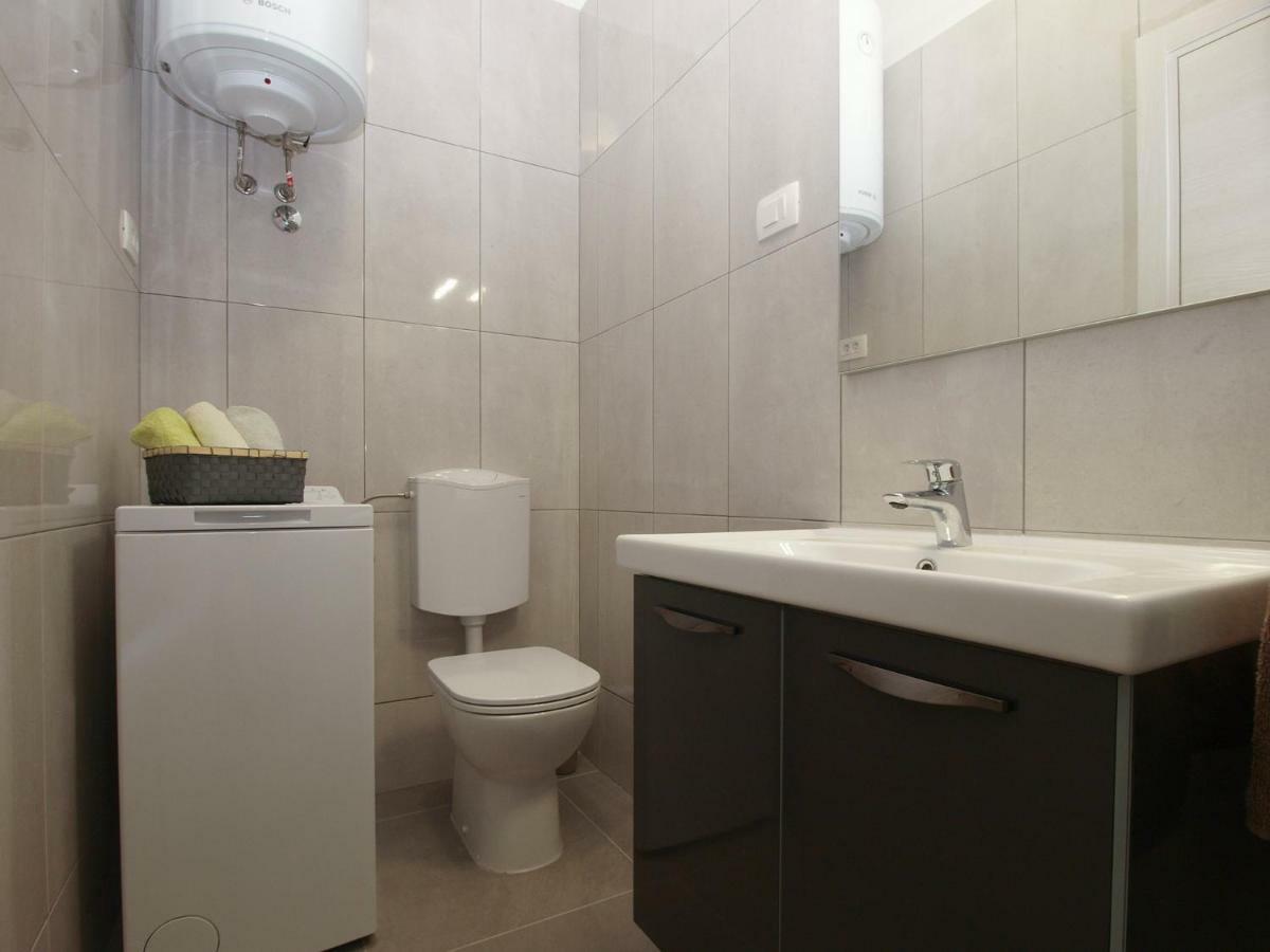 Apartments Oriana 898 Pula Exterior photo