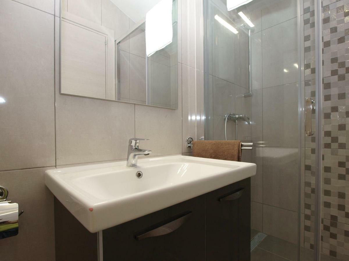 Apartments Oriana 898 Pula Exterior photo