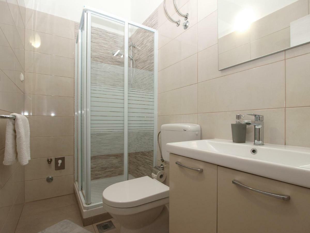 Apartments Oriana 898 Pula Exterior photo
