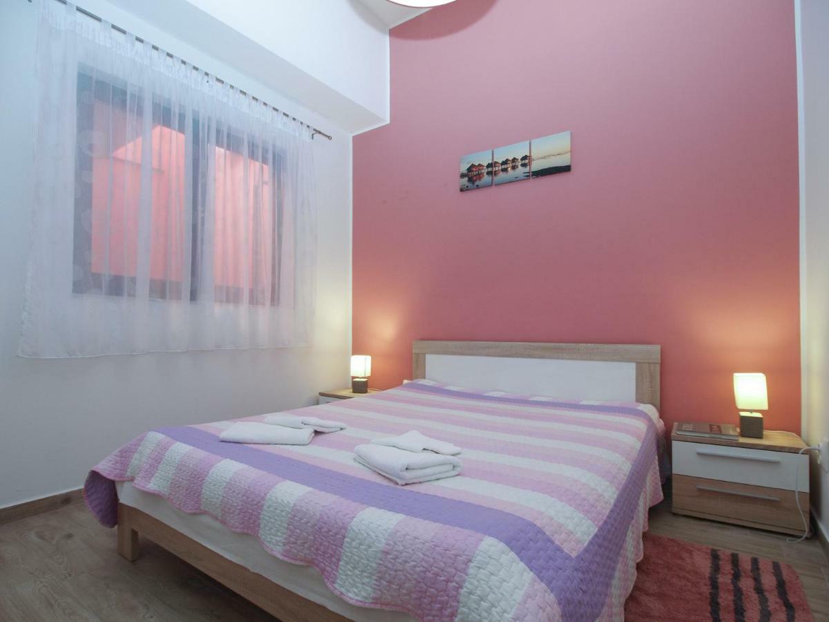 Apartments Oriana 898 Pula Exterior photo